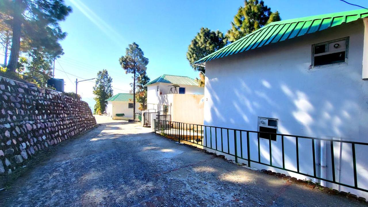 Blue Pine Orchards - Villas ลันส์โดว์นี ภายนอก รูปภาพ