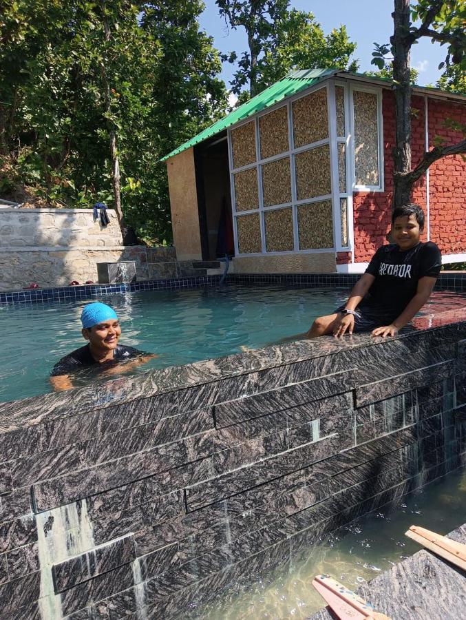Blue Pine Orchards - Villas ลันส์โดว์นี ภายนอก รูปภาพ