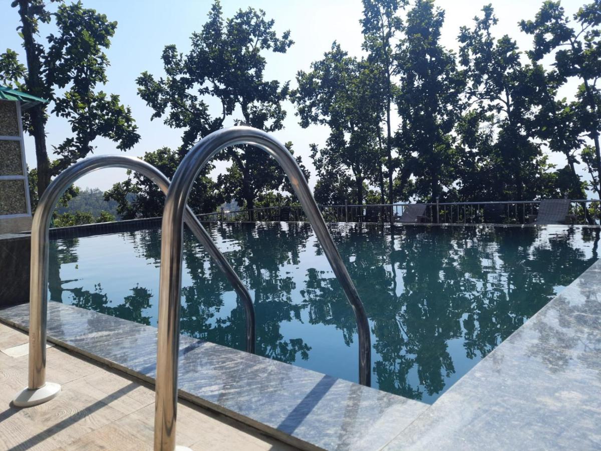 Blue Pine Orchards - Villas ลันส์โดว์นี ภายนอก รูปภาพ