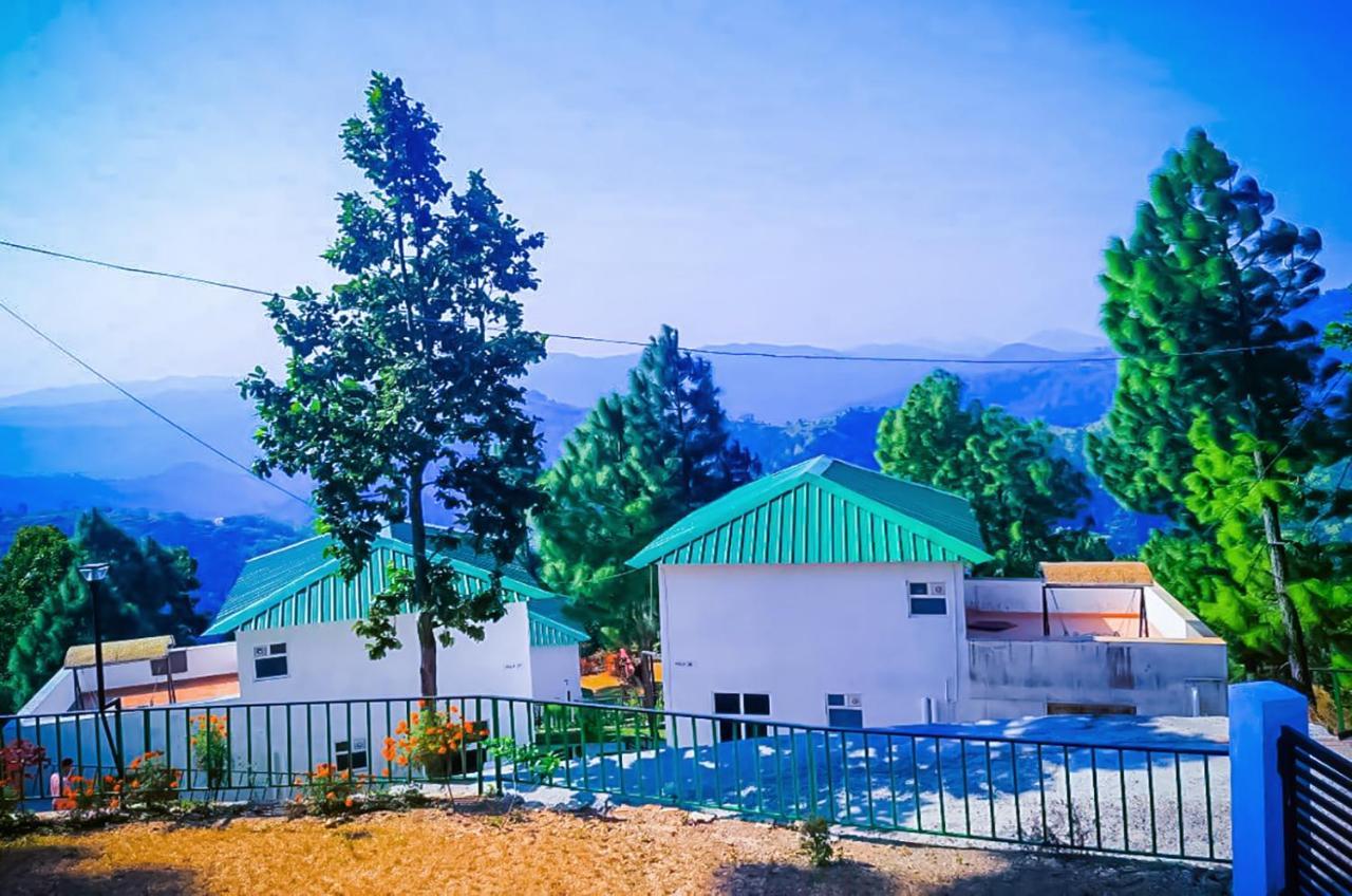 Blue Pine Orchards - Villas ลันส์โดว์นี ภายนอก รูปภาพ