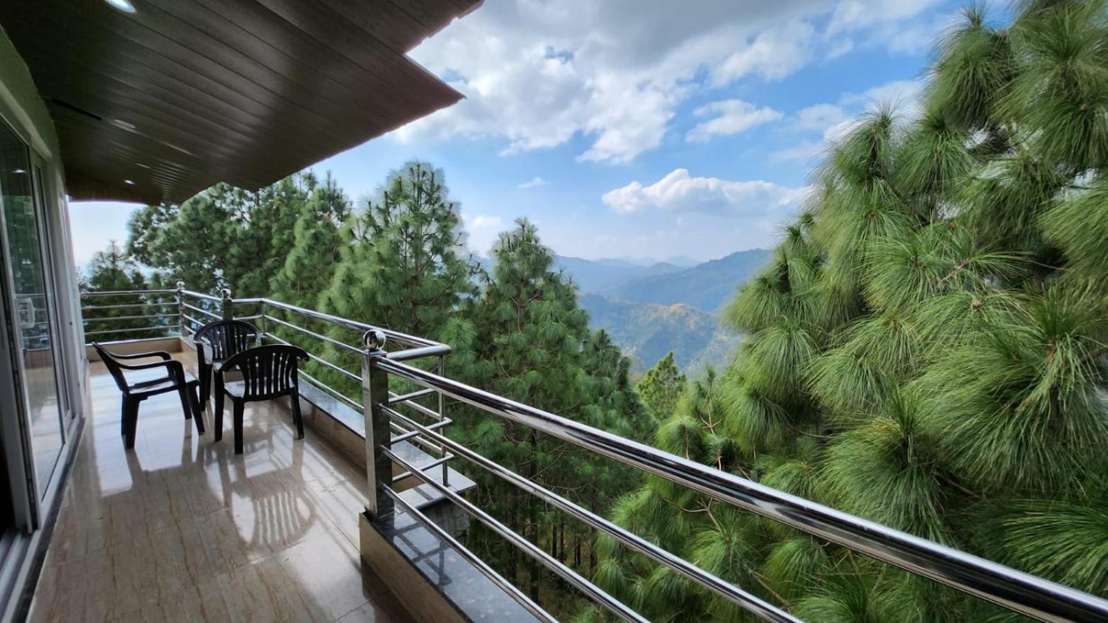 Blue Pine Orchards - Villas ลันส์โดว์นี ภายนอก รูปภาพ