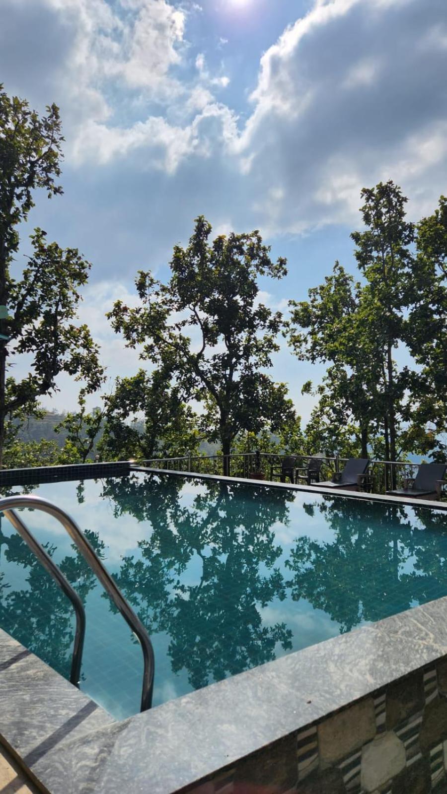 Blue Pine Orchards - Villas ลันส์โดว์นี ภายนอก รูปภาพ
